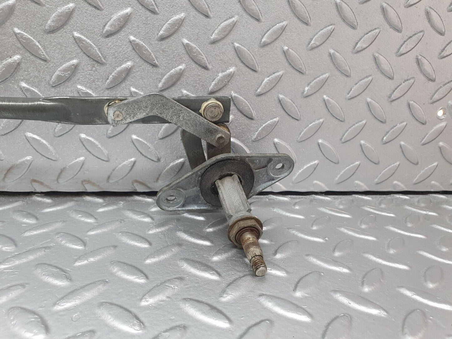 43286 Mercedes-Benz W108 280SE Windscreen Wiper Linkage
