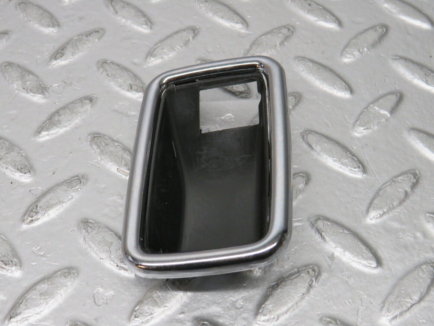 0550 Mercedes-Benz W123 230E Chrome Frame For Door Opener Right 1087660611