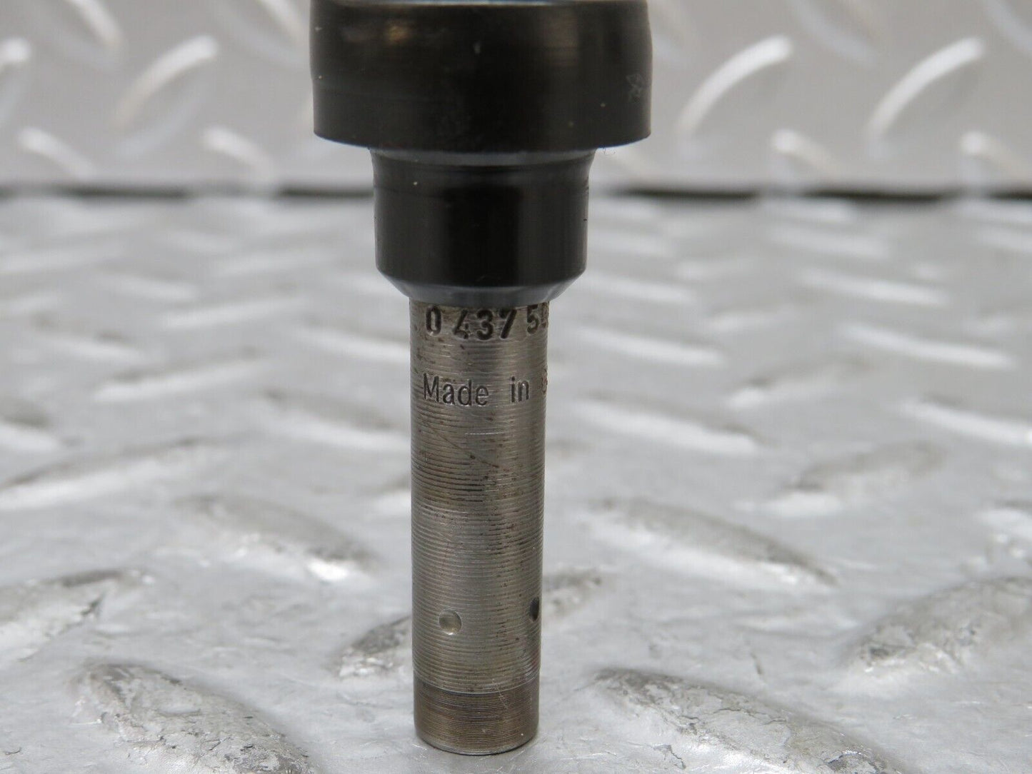 27426 Mercedes-Benz W123 280E Fuel Injector Bosch 0437502010