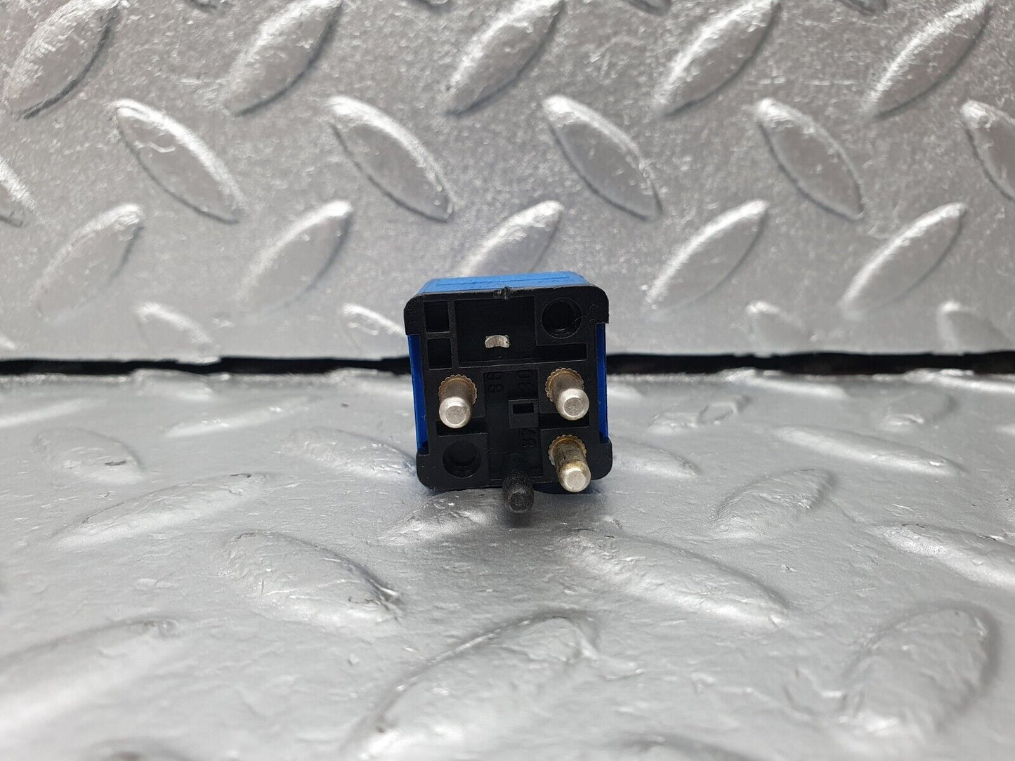 42249 Mercedes-Benz R129 320SL Coupe Multi Purpose Relay 0015429919