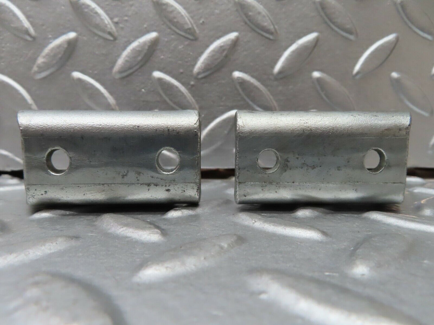 20506 Mercedes-Benz R107 450SL Soft Top Bracket Pair
