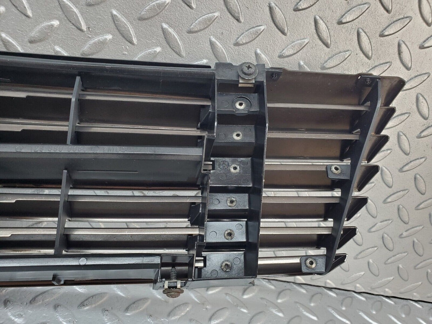 45118 Mercedes-Benz R129 300SL Coupe Bonnet Grill 1298800085
