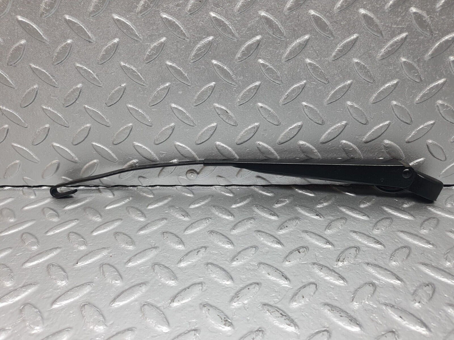 40731 Mercedes-Benz W123 300D Wiper Arm Bosch Left Side 3399990553