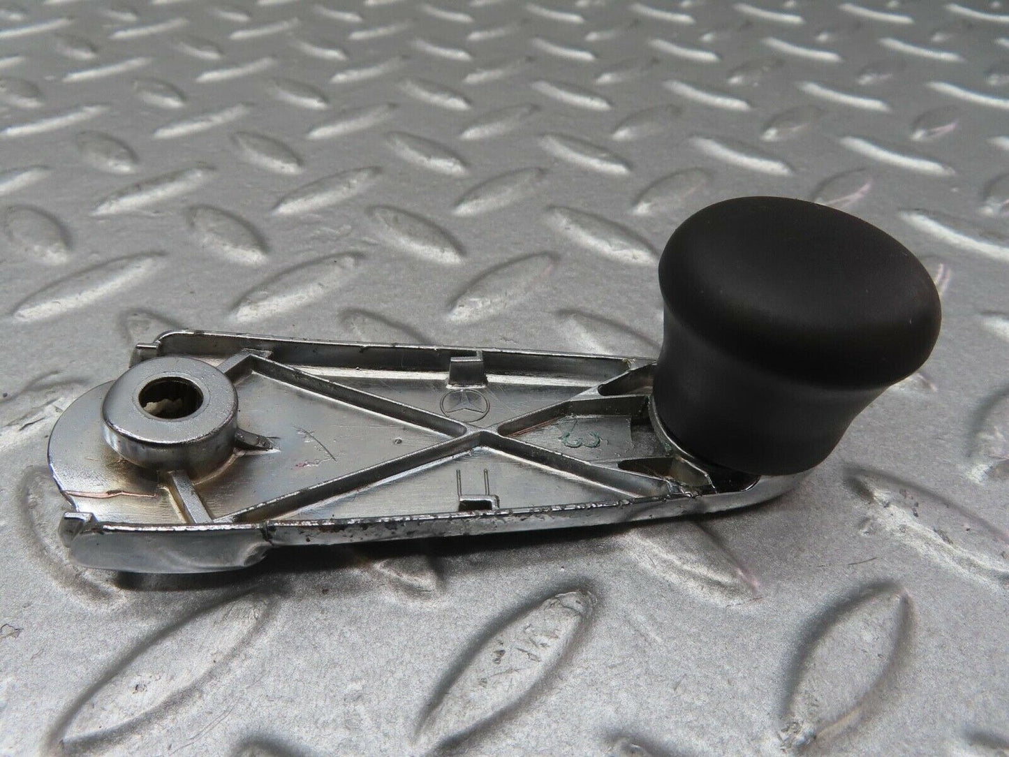 13550 Mercedes-Benz W123 200 Window Lifter Crank Handle