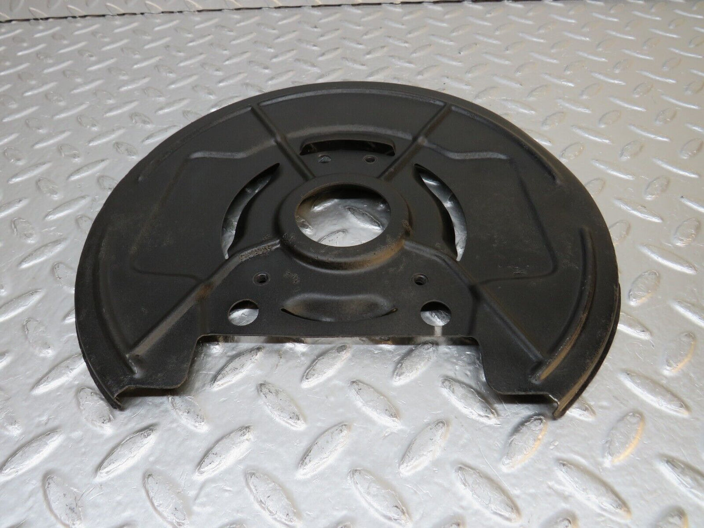 32264 Mercedes-Benz W108 280SE Front Right Brake Disc Protection Plate