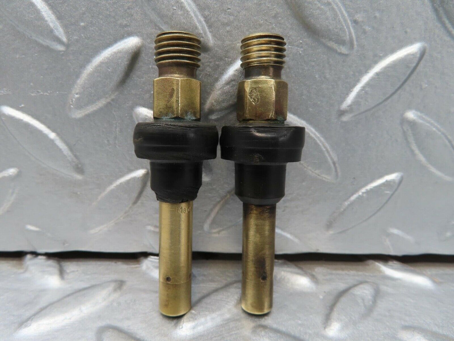 15938 Mercedes-Benz W123 280E 2x Fuel Injectors Bosch 0437502010