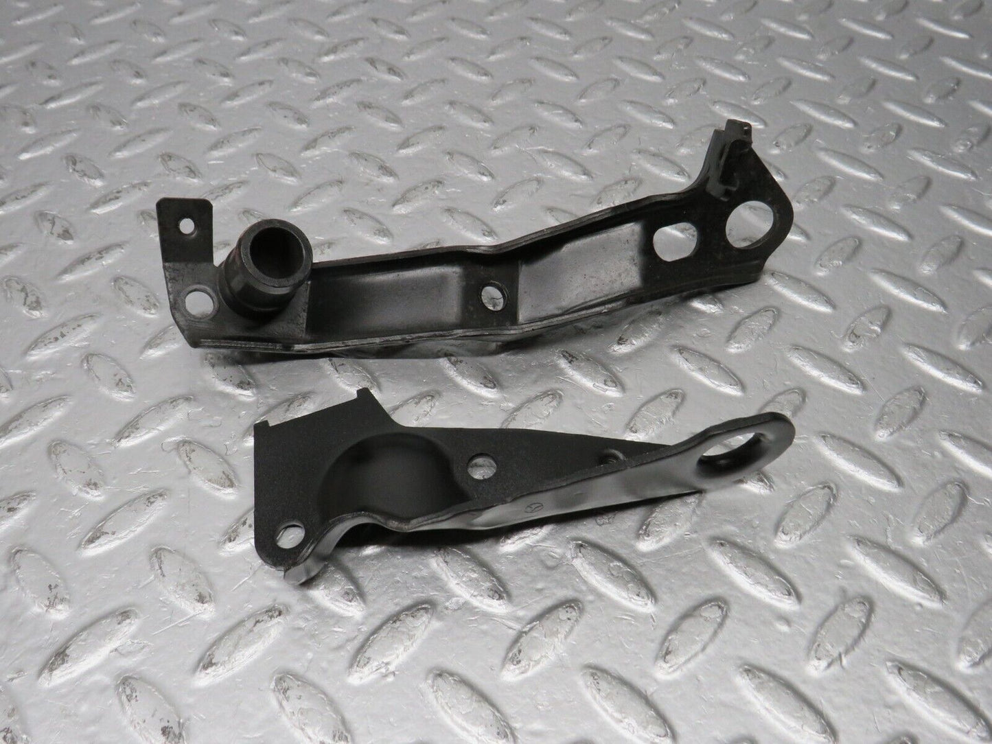 39731 Mercedes-Benz R129 320SL Coupe Engine Lifting Eyes Hooks