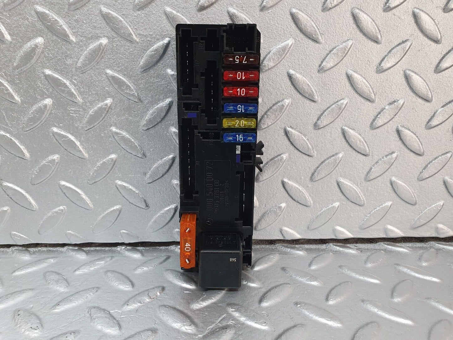 41898 Mercedes-Benz W202 C200 Fuse Box Relay Box 0005400072
