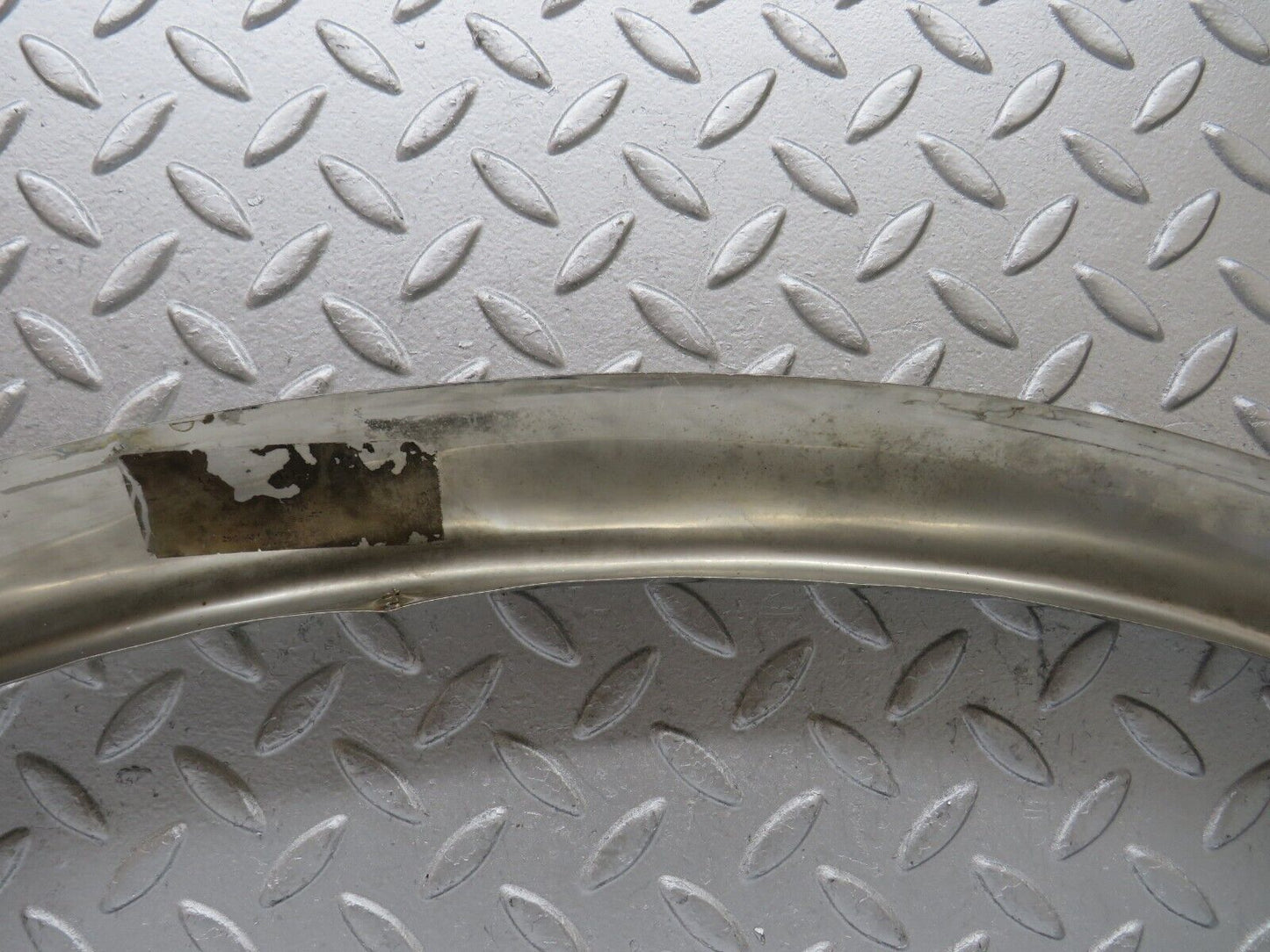 36289 Mercedes-Benz W126 420SE Front Right Chrome Wheel Arch Trim