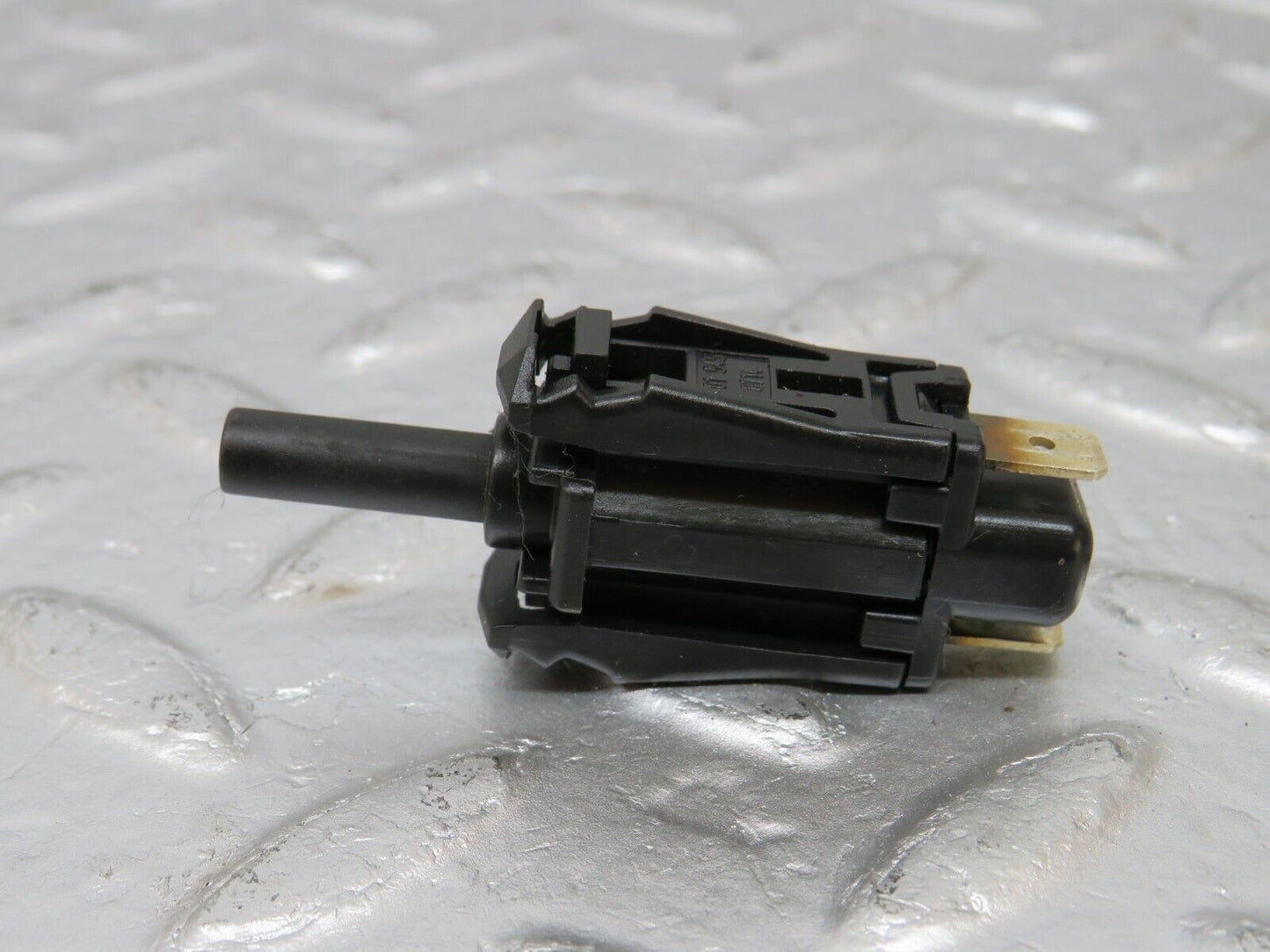 34137 Mercedes-Benz W124 260E Door Contact Switch 0015458714