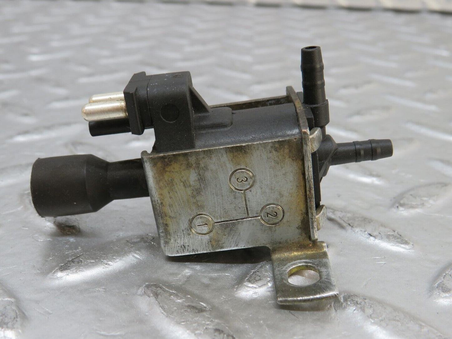 26710 Mercedes-Benz C124 220CE Coupe Vacuum Control Valve Pierburg 0015407097