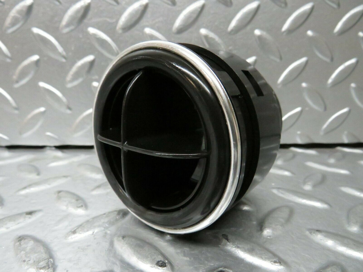 23775 Mercedes-Benz C107 450SLC Coupe Dashboard Air Vent