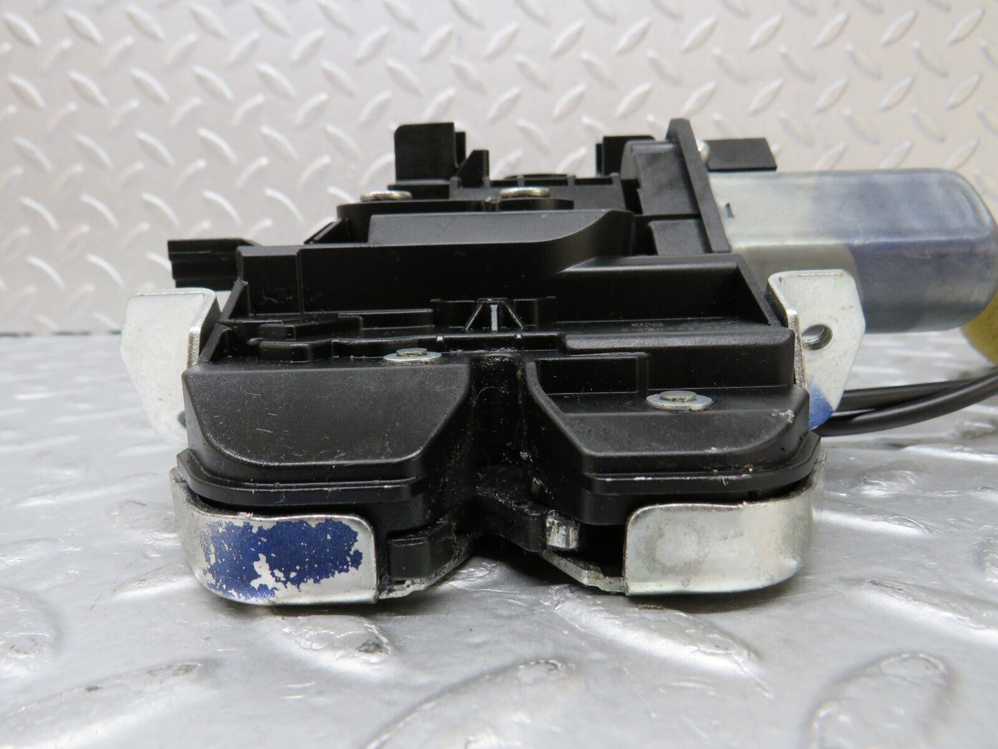 35302 Mercedes-Benz W221 Trunk Lock 2217500085