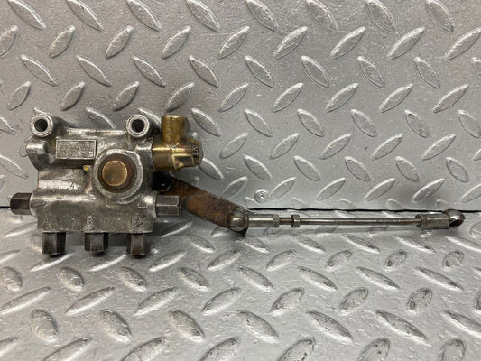 37601 Mercedes-Benz W109 300SEL Front Left Air Suspension Leveling Valve