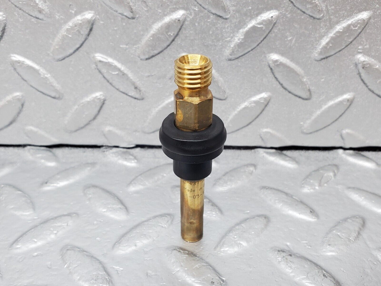 45337 Mercedes-Benz 280E M110.983 Fuel Injector Bosch 0437502047