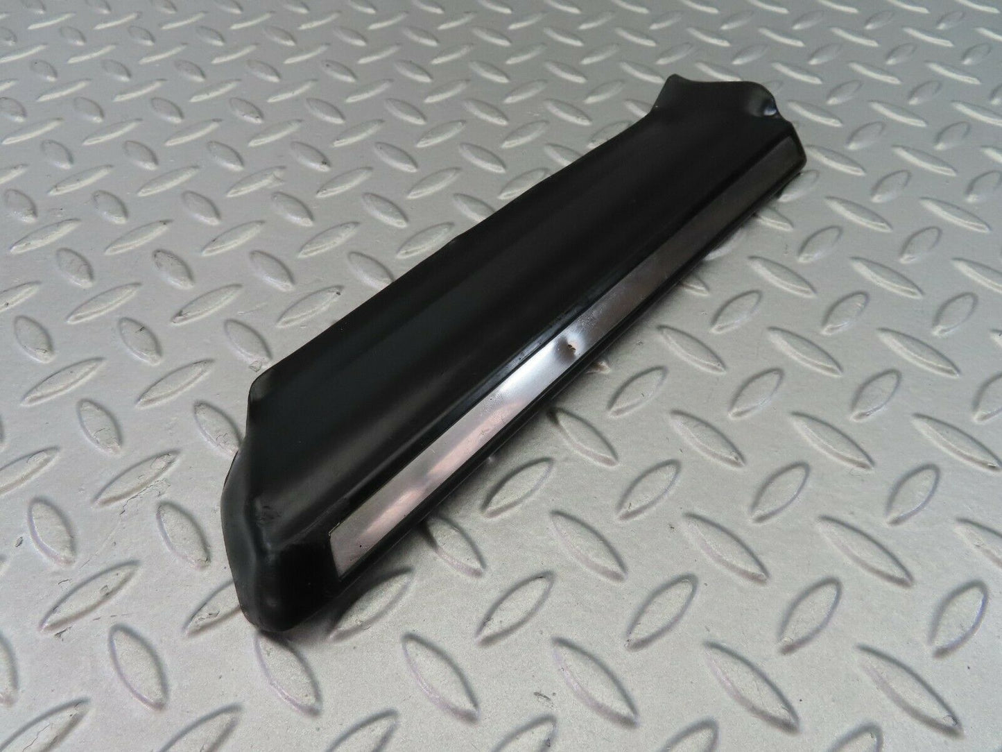 7506 Mercedes-Benz S123 230TE Wagon Front Right Fender Wing Lower Trim