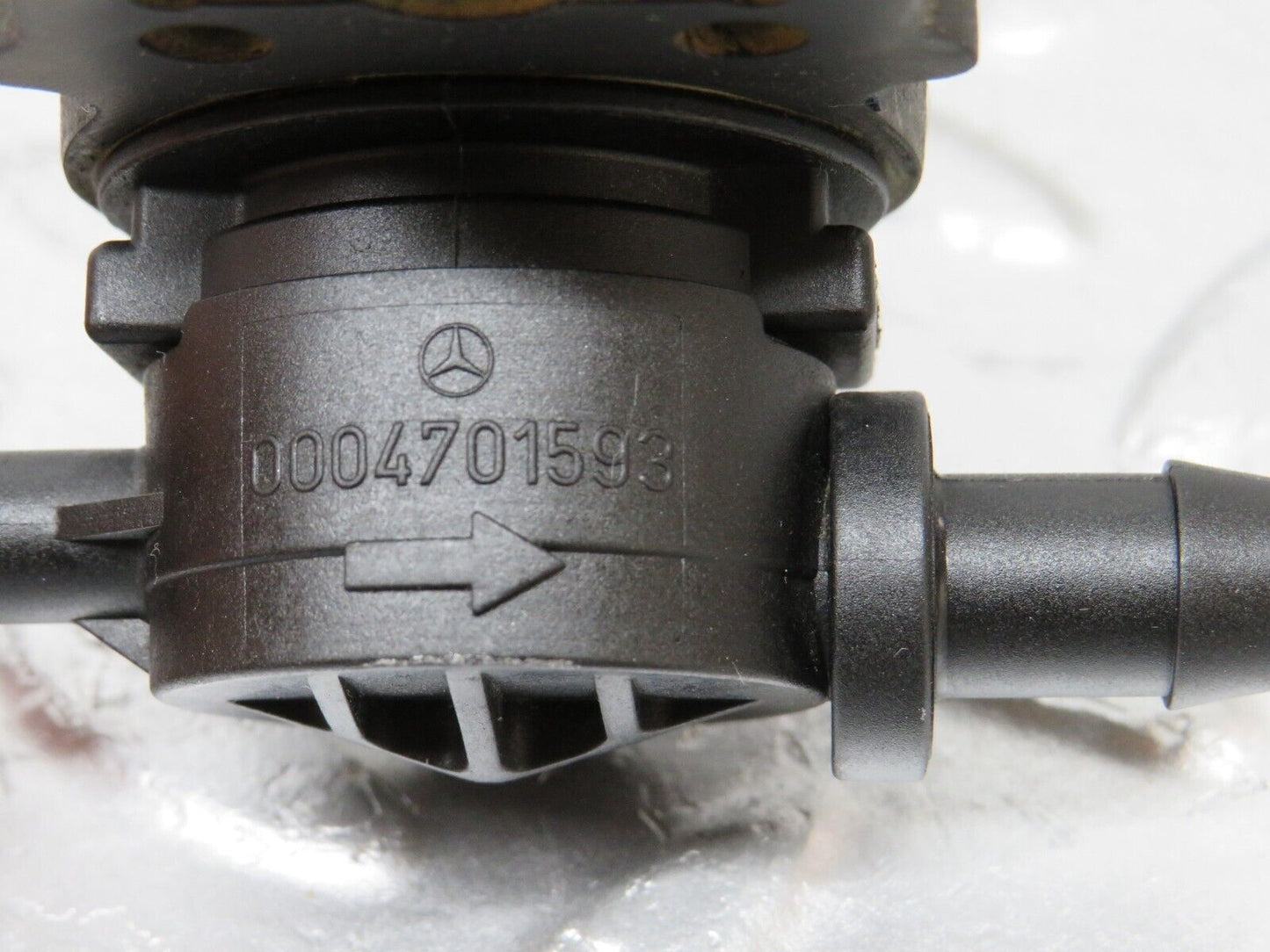 34750 Mercedes-Benz W210 320E Fuel Regeneration Vacuum Valve 0004701593