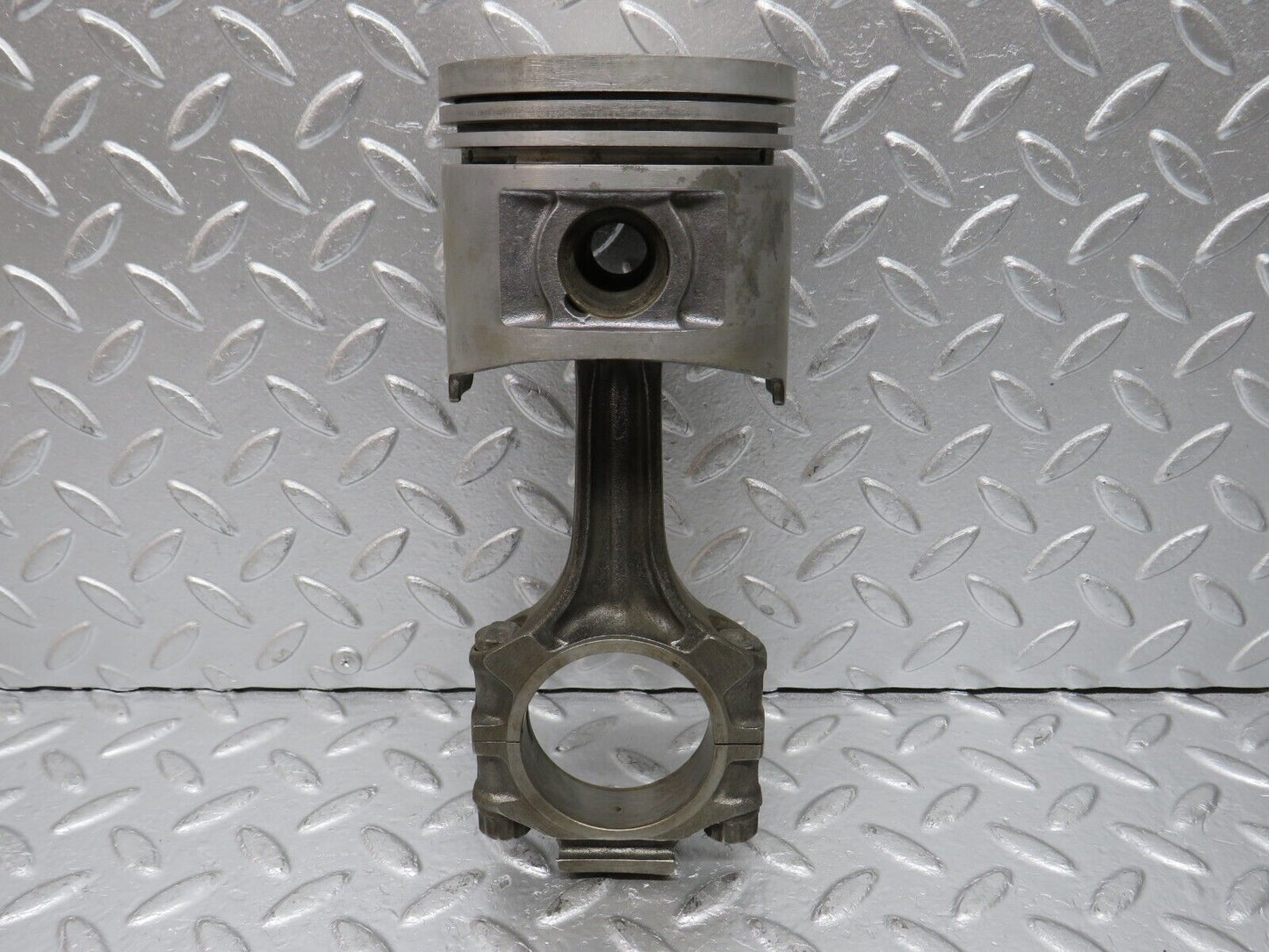 32776 Mercedes-Benz C107 R107 350 V8 Piston With Connecting Rod 92mm 11607
