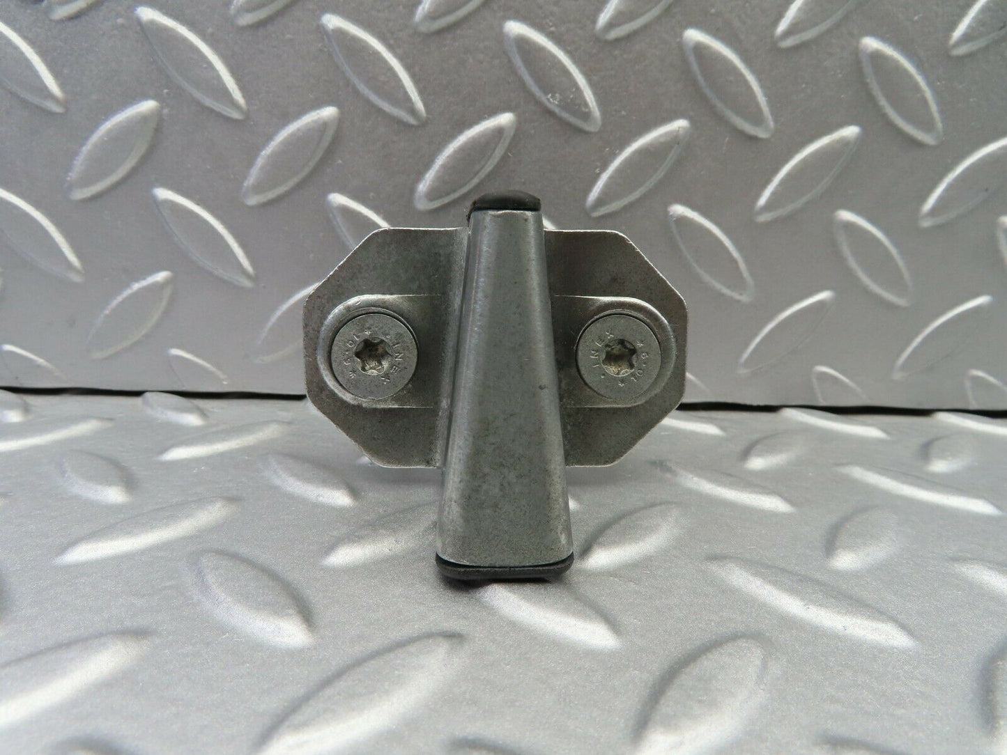 6759 Mercedes-Benz S124 E220 Wagon Door Lock Latch