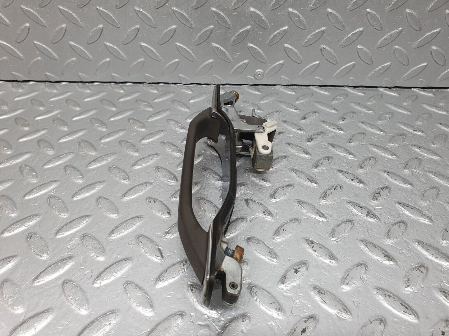 41082 Mercedes-Benz W126 300SE Rear Left Exterior Door Handle