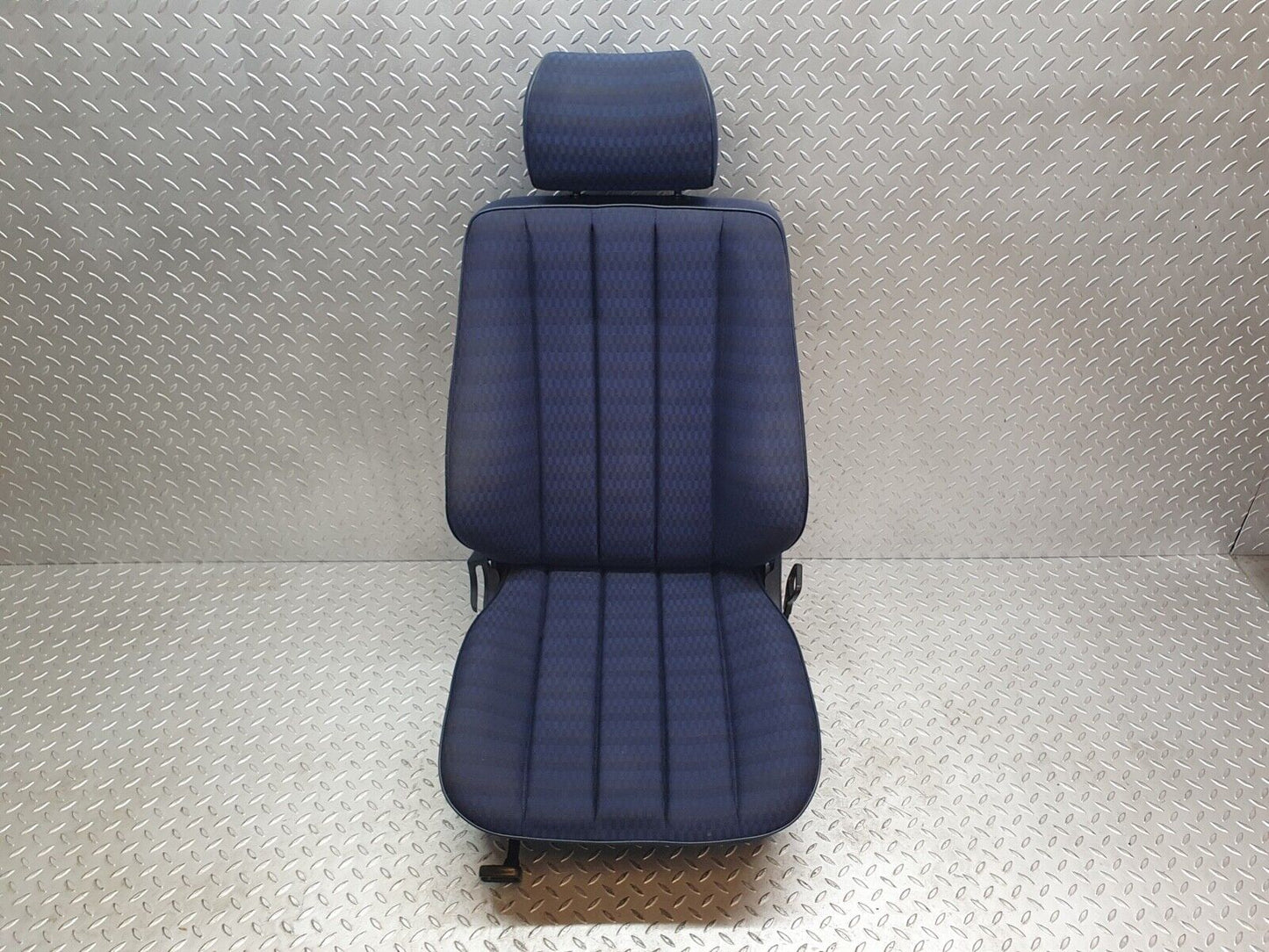 43031 Mercedes-Benz W201 190 Front Left Seat Blue 2019101450