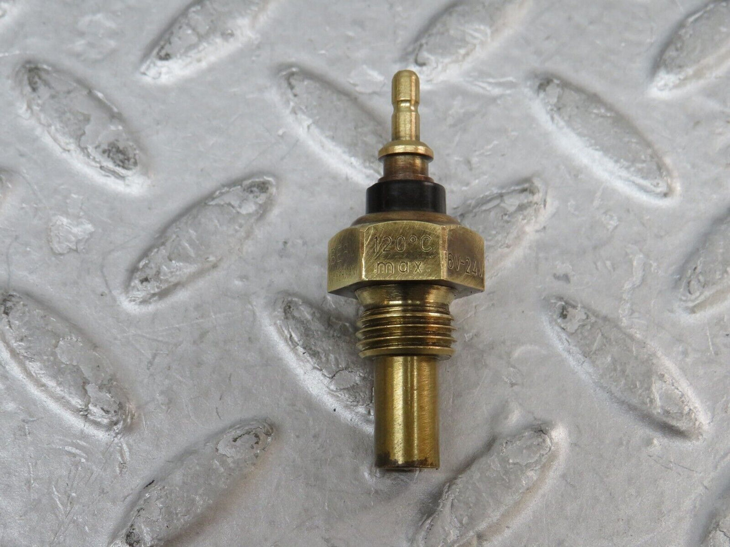 35790 Mercedes-Benz R107 280SL Coolant Temperature Sensor Beru 0055422617