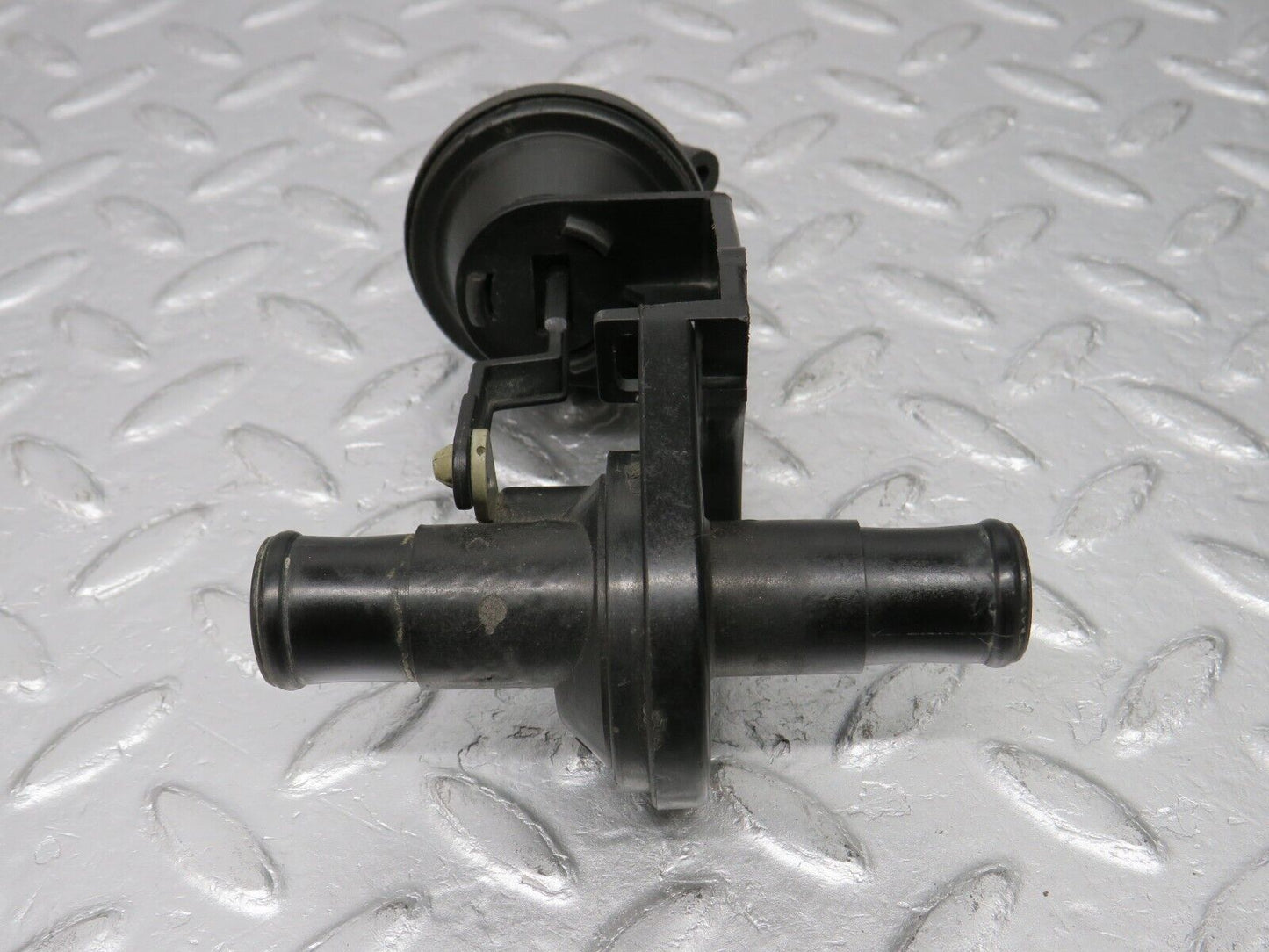 39101 Mercedes-Benz R107 500SL Coupe Heater Control Valve 1078300584