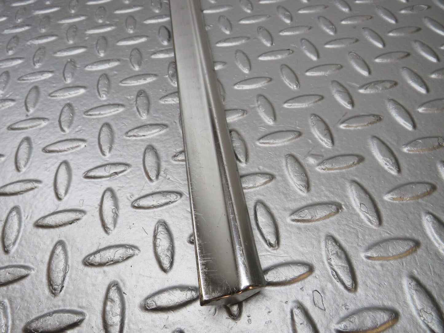 40180 Mercedes-Benz R107 350SL Coupe Left Door Chrome Trim