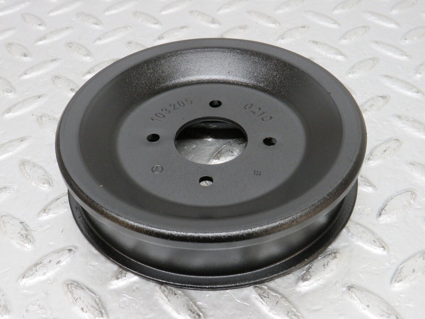 32658 Mercedes-Benz S124 300TE Wagon Engine Cooling Fan Pulley 1032050210