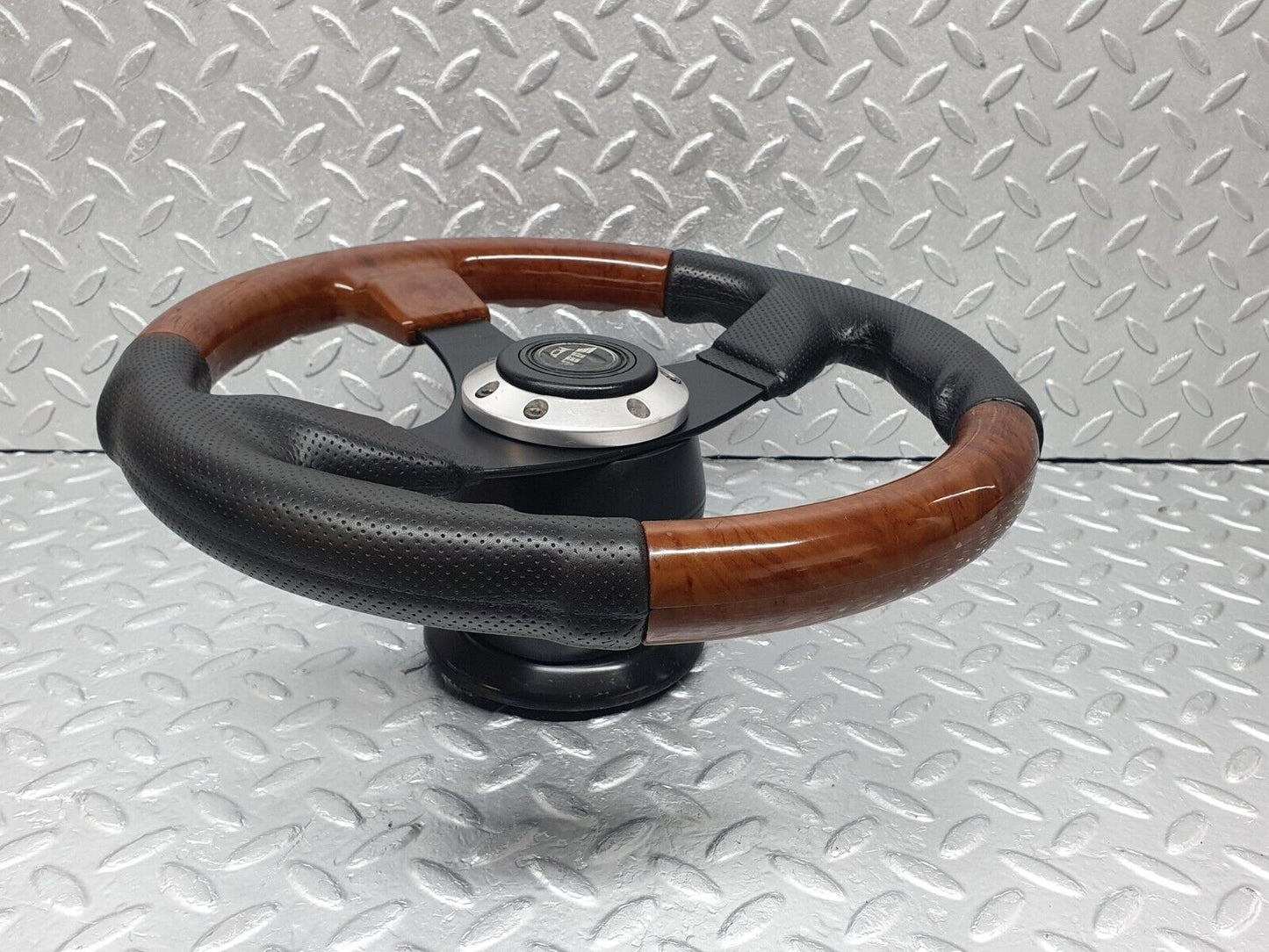 43610 Mercedes-Benz C126 380SEC Coupe DBA Steering Wheel
