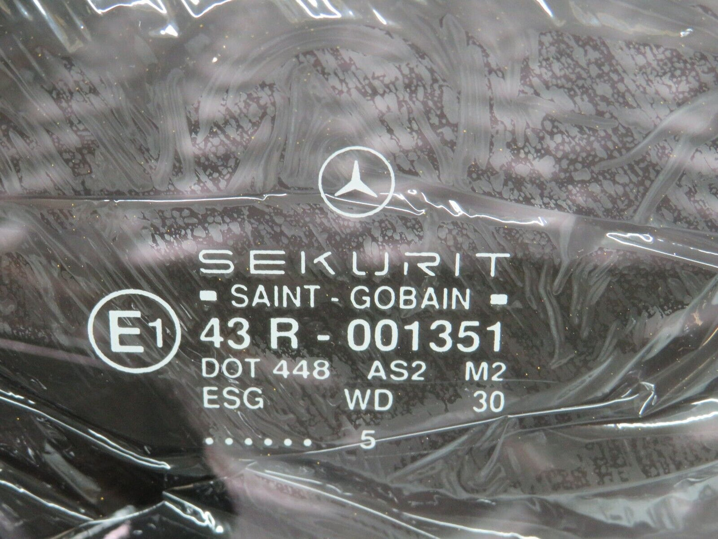 27843 Mercedes-Benz S124 300TE Wagon Rear Left Trunk Quarter Window Glass