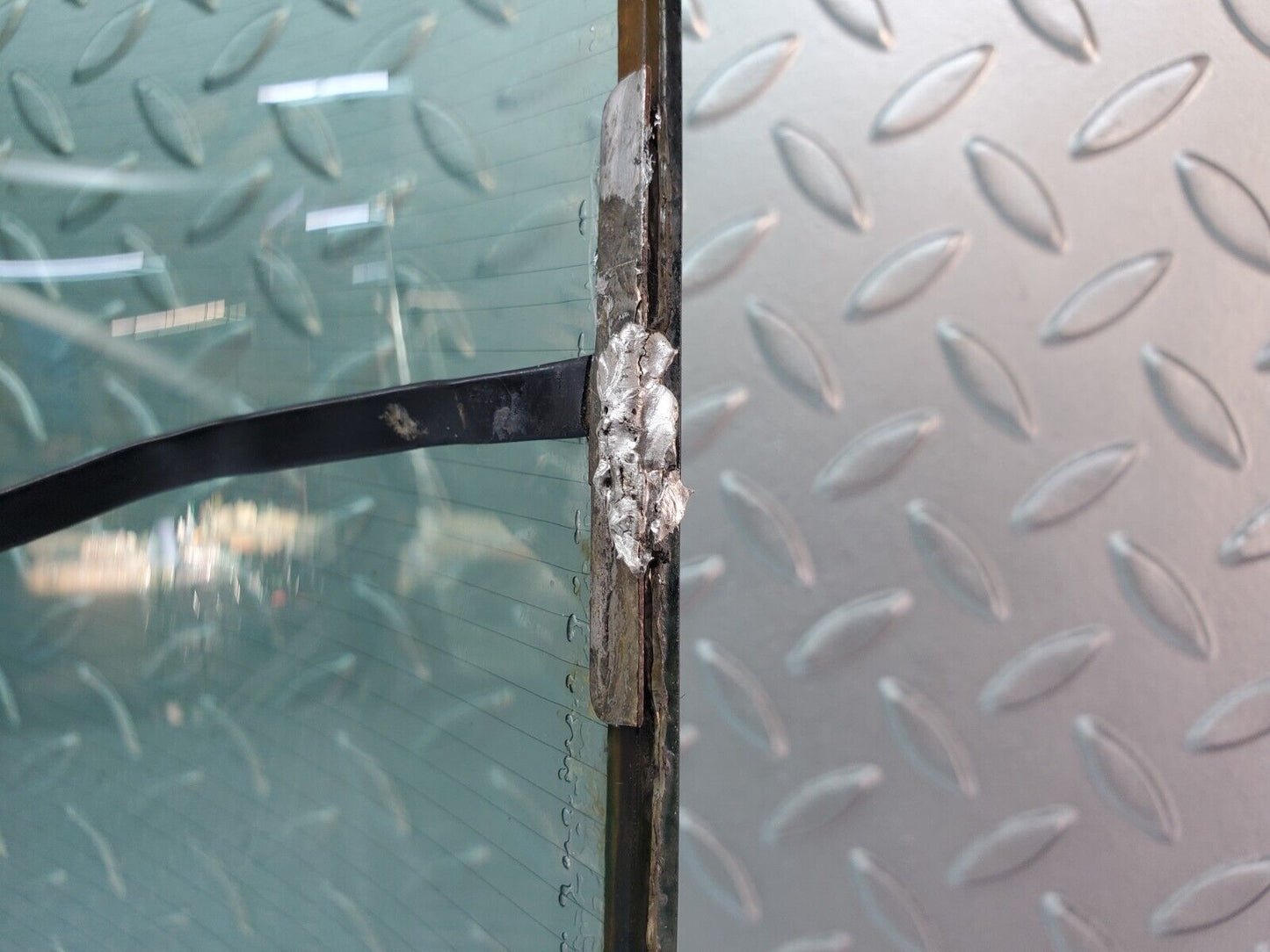 45723 Mercedes-Benz W126 420SE Rear Heated Windscreen Glass