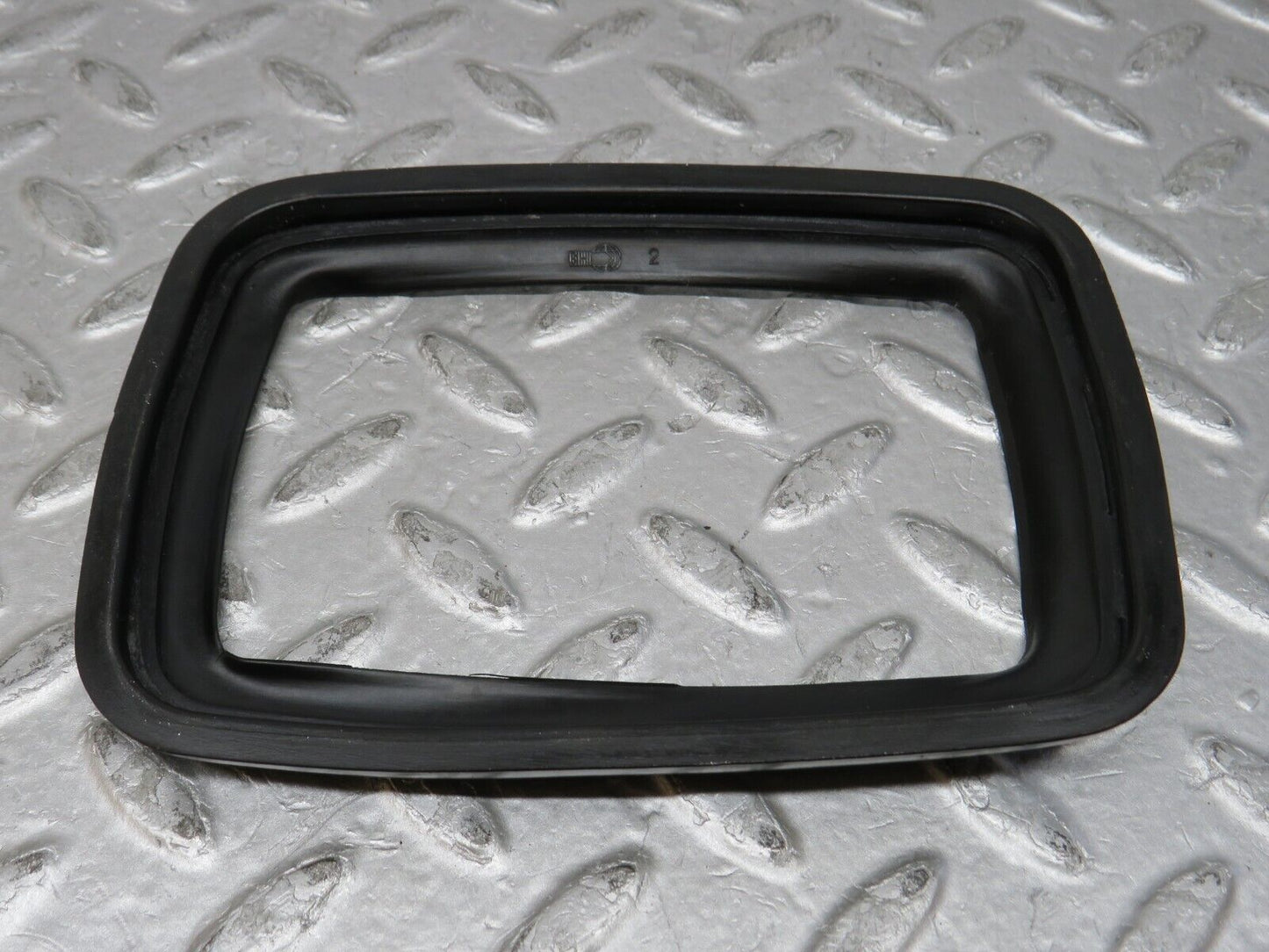 37403 Mercedes-Benz W109 300SEL Gear Selector Surround Rubber