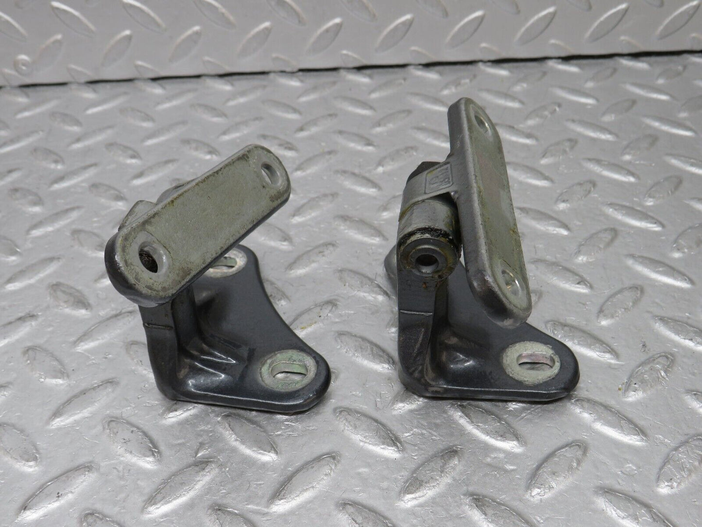 35267 Mercedes-Benz W221 Front Left Door Hinge