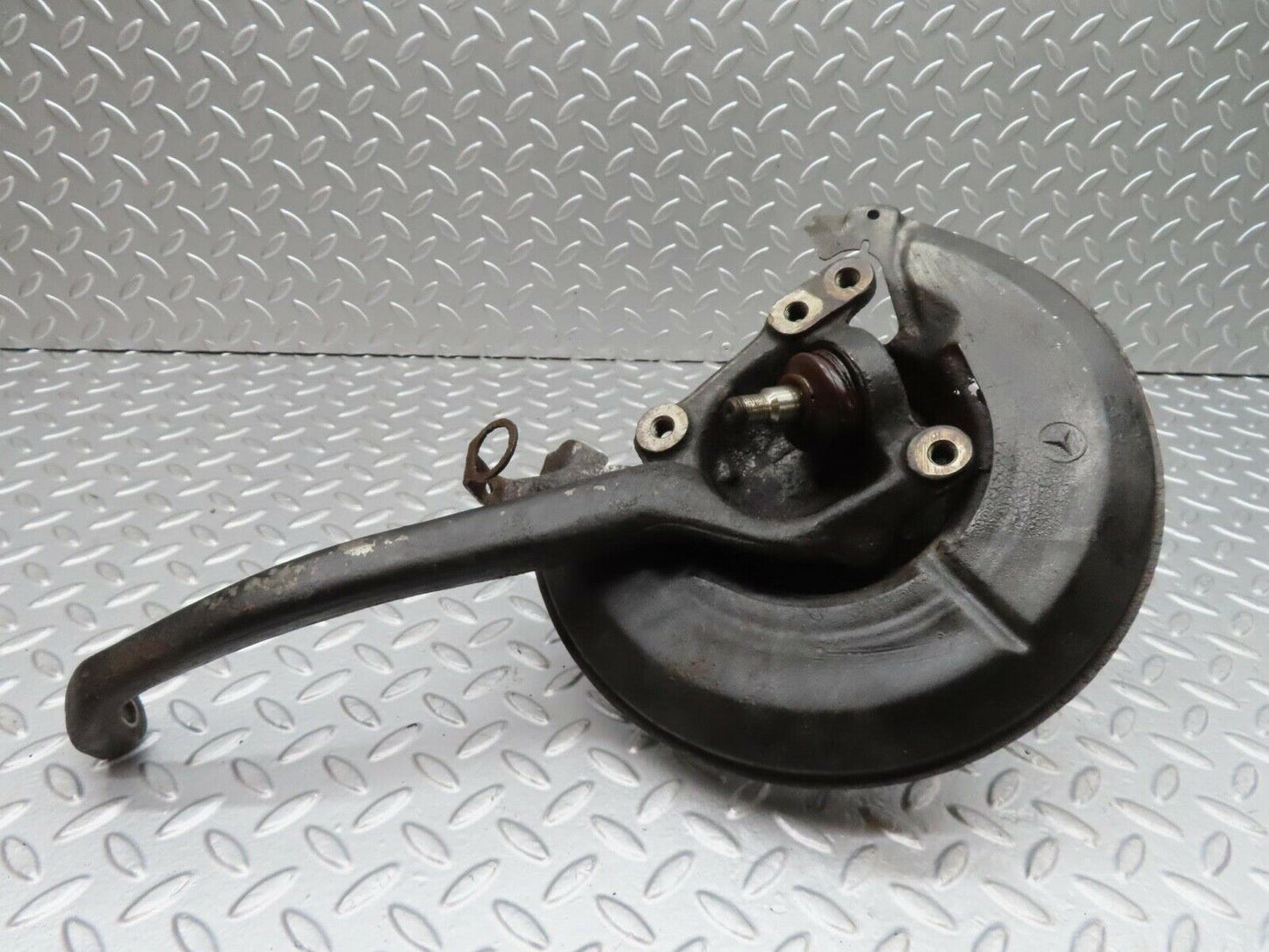 14824 Mercedes-Benz W116 350SE Front Right Wheel Hub