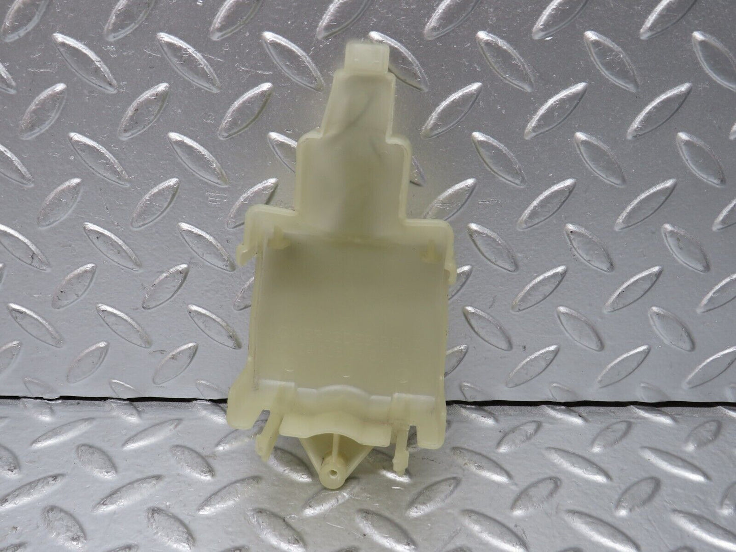 30284 Mercedes-Benz W124 230E Rear Door Lock Vacuum Actuator Cover 1248050590