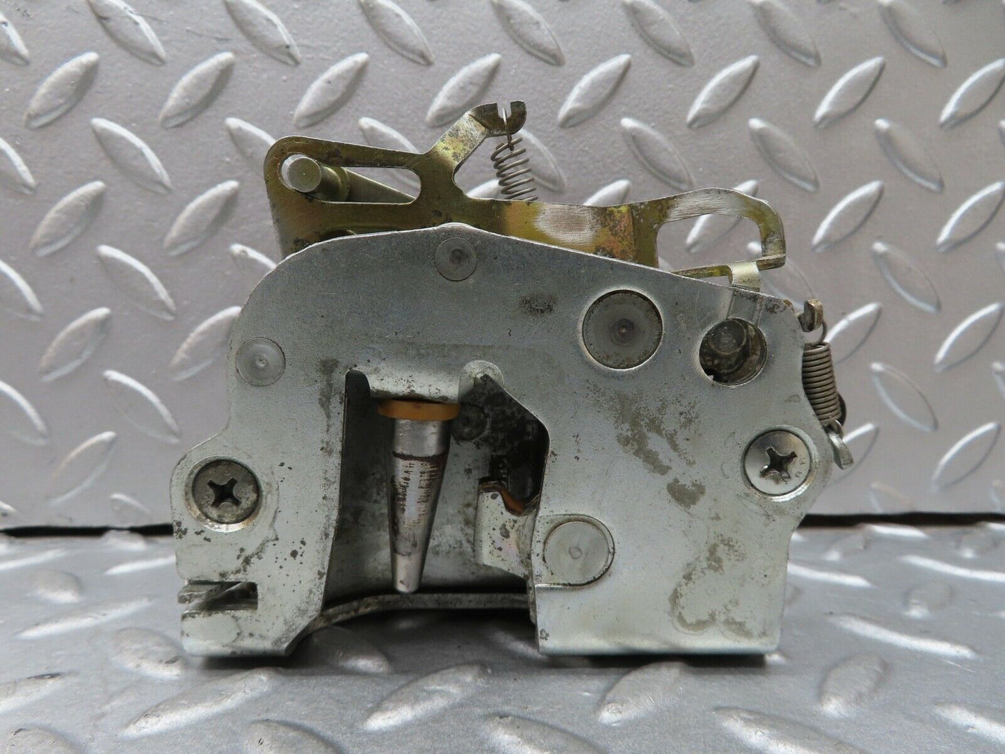 17762 Mercedes-Benz W116 450SEL Rear Right Door Lock Mechanism