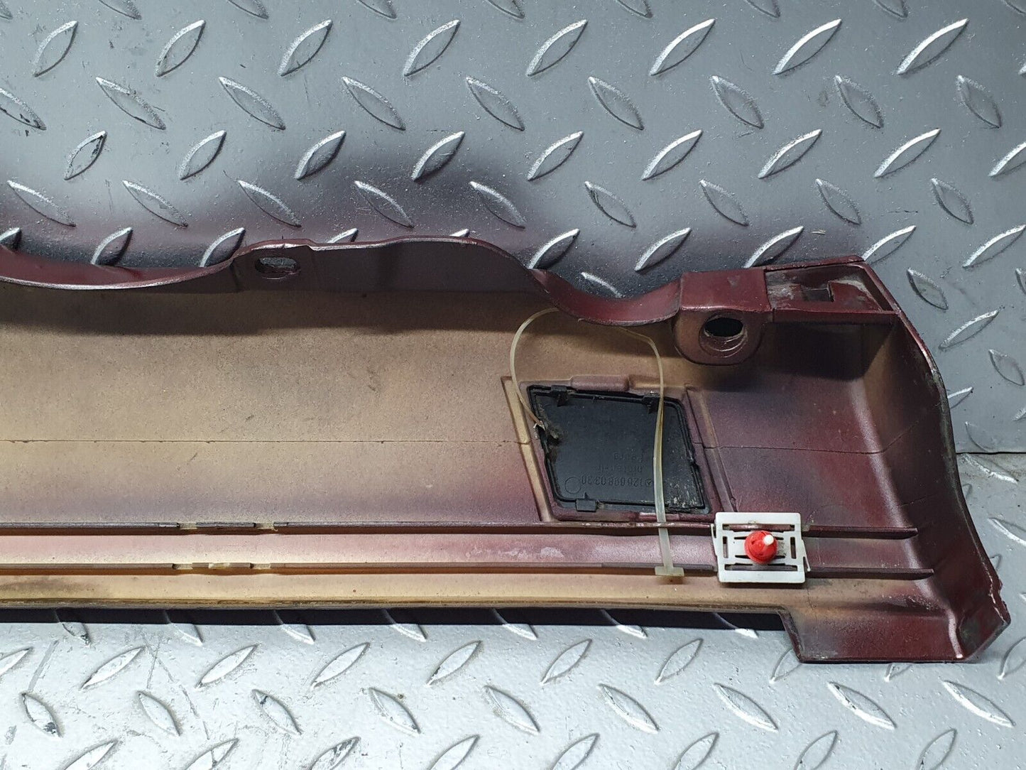 41225 Mercedes-Benz W126 300SE Side Skirt Left 1266904940 1266980330 1266980130