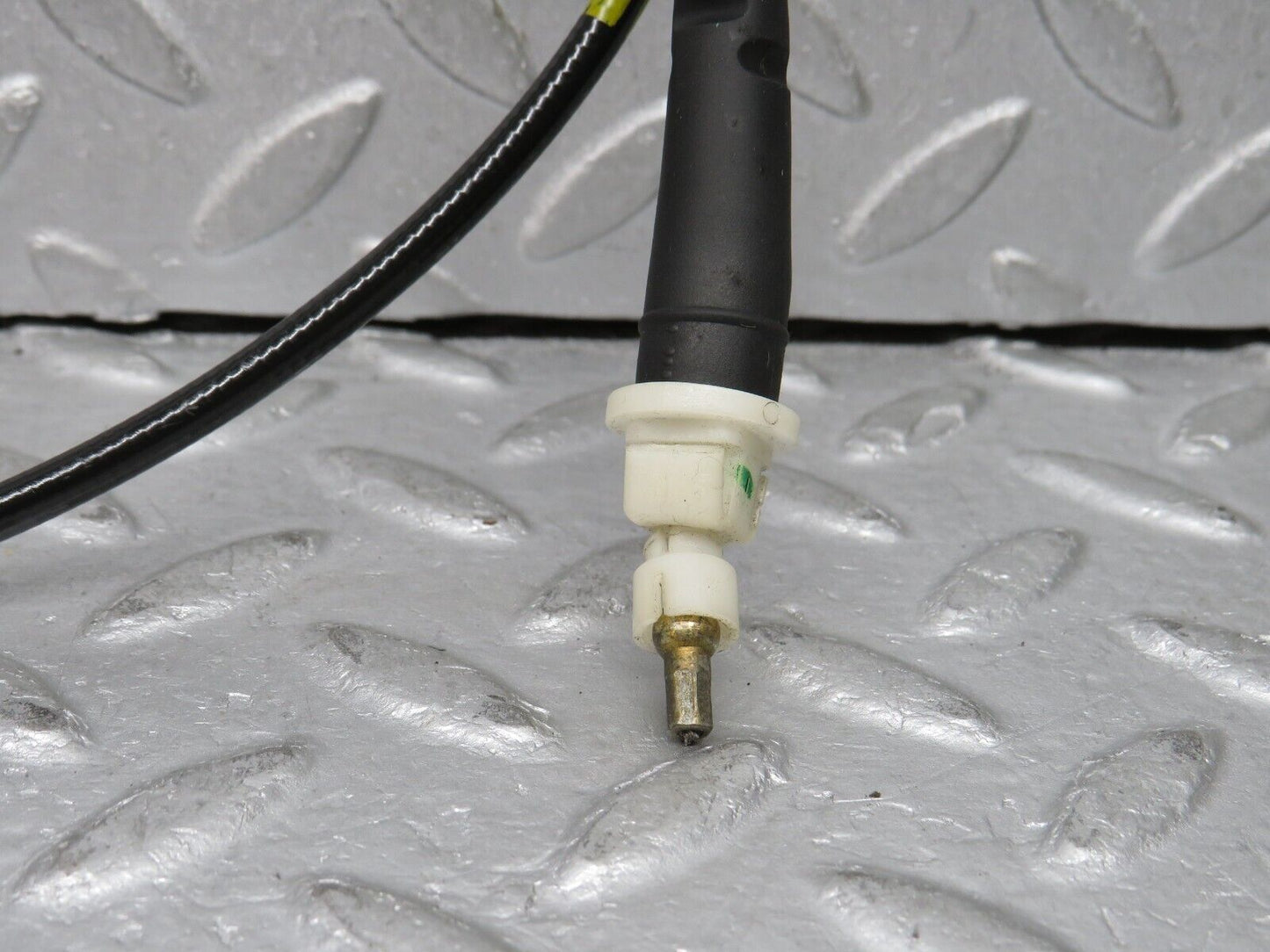 37942 Mercedes-Benz A124 320E Cabriolet Gearbox Cable 1242600351