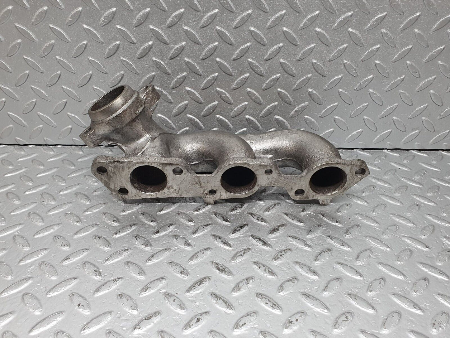41202 Mercedes-Benz W126 300SE Exhaust Manifold Cylinder 4-6 1031422202
