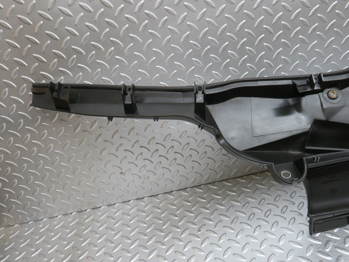 33514 Mercedes-Benz W202 C180 Air Duct 2028300144 2028300325
