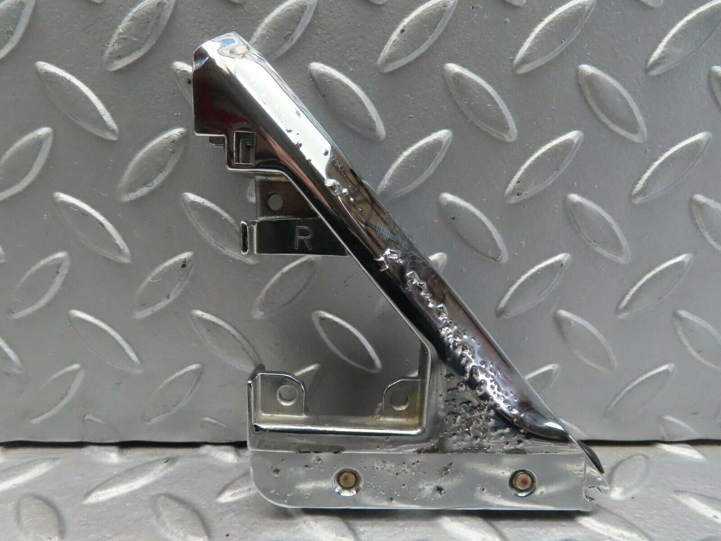 11559 Mercedes-Benz C123 230CE Coupe Right Mirror Chrome Bracket