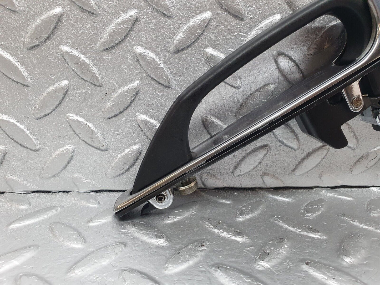 43969 Mercedes-Benz C123 230CE Coupe Left Door Exterior Handle No Key