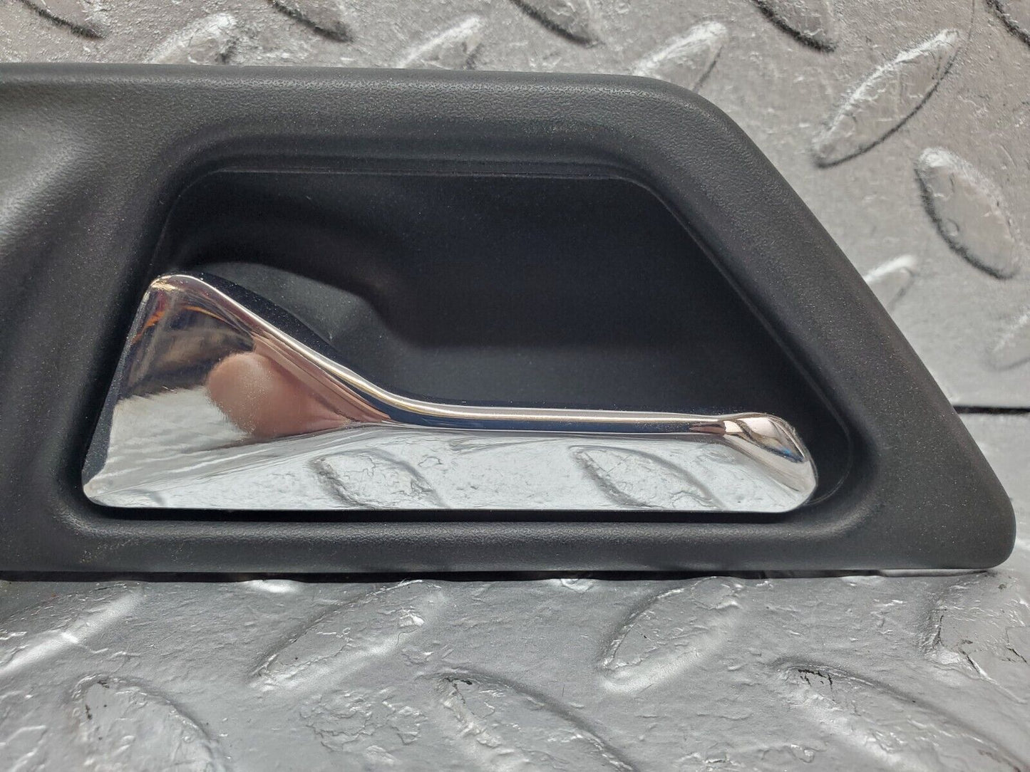 44743 Mercedes-Benz W124 220E Interior Door Handle Front Left 1247600161