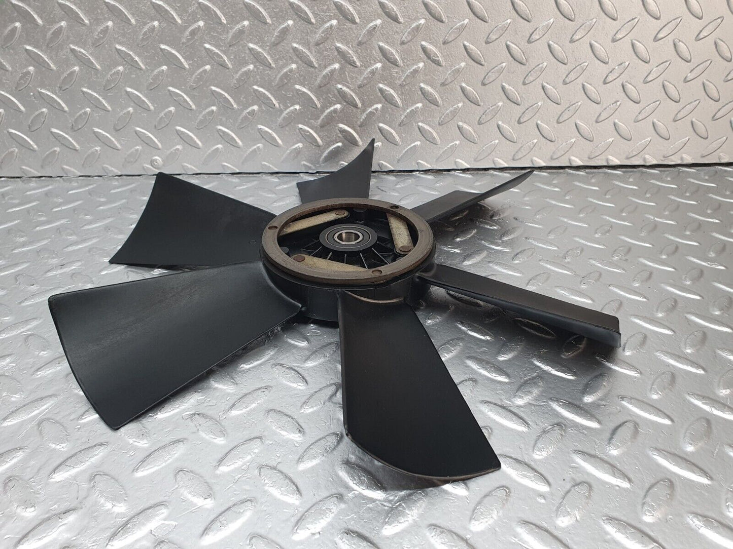 42684 Mercedes-Benz W201 190 2.0L Engine Cooling Fan 1022050506