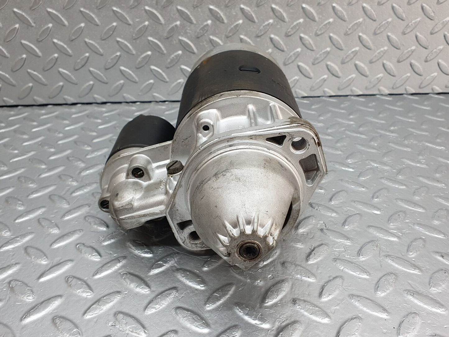 43739 Mercedes-Benz W115 220D Starter Motor Bosch 0001362047 0331402501