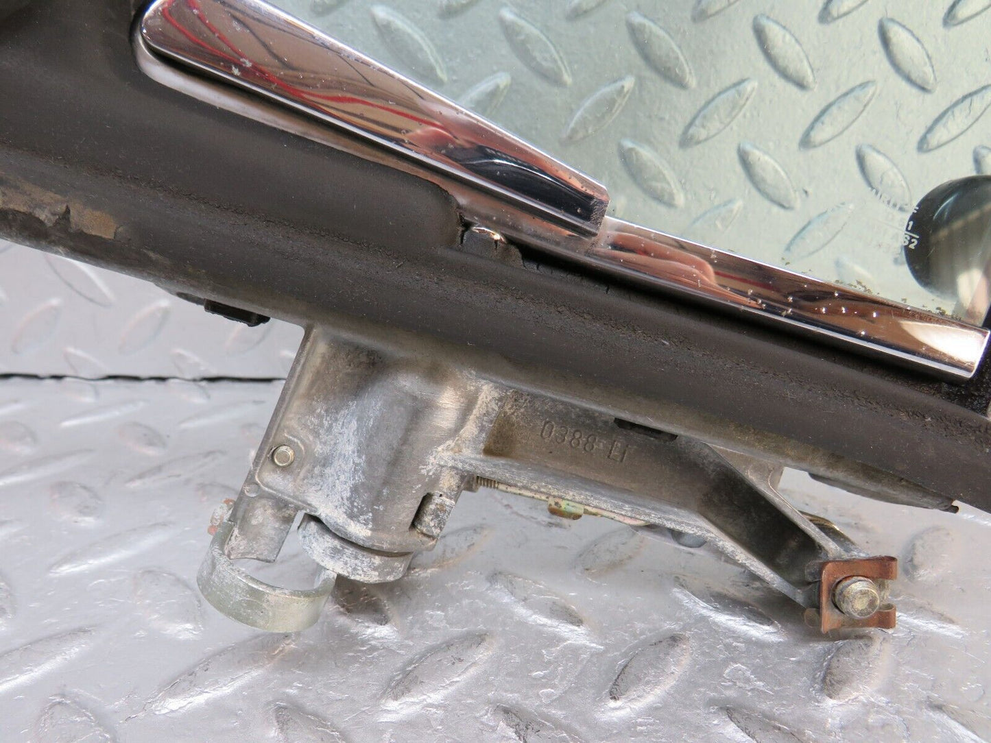 37518 Mercedes-Benz W109 300SEL Front Left Quarter Window Glass