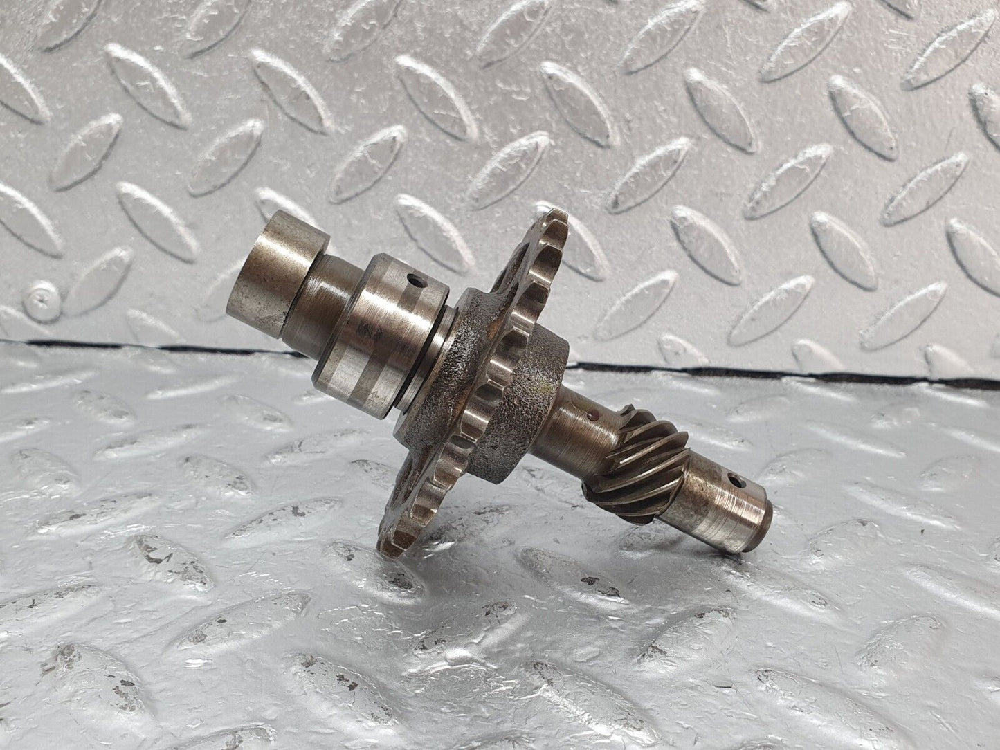 44032 Mercedes-Benz C123 230CE Coupe Camshaft Intermediate Gear 1020520102