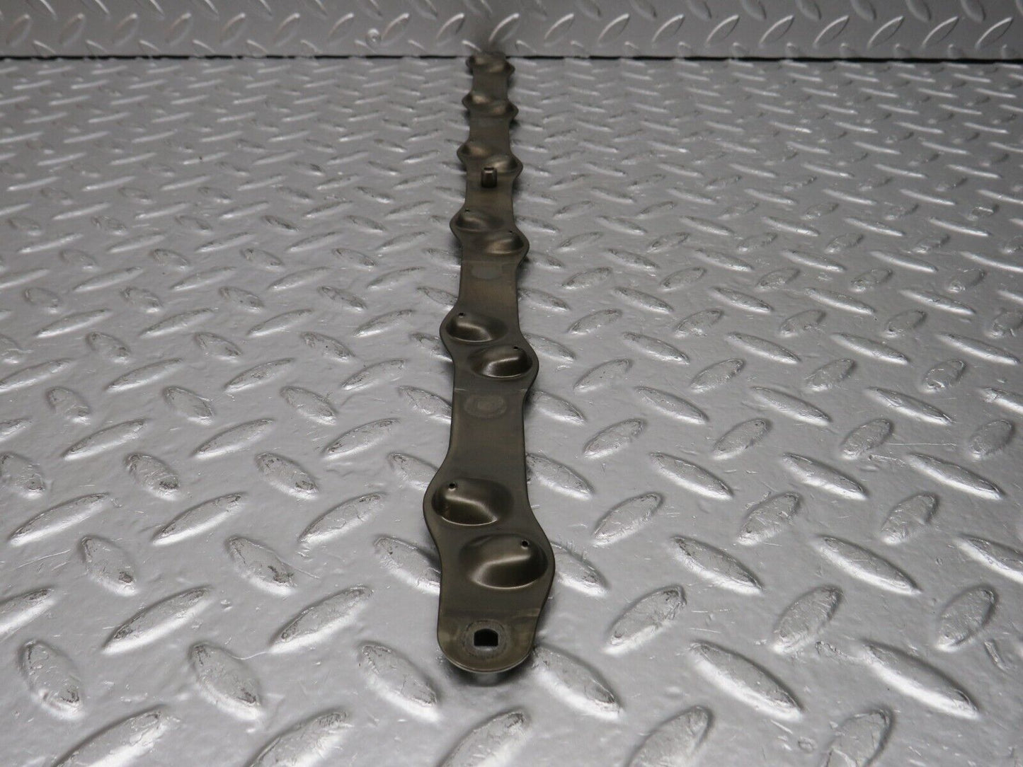 32679 Mercedes-Benz S124 300TE Wagon Camshaft Oil Tube