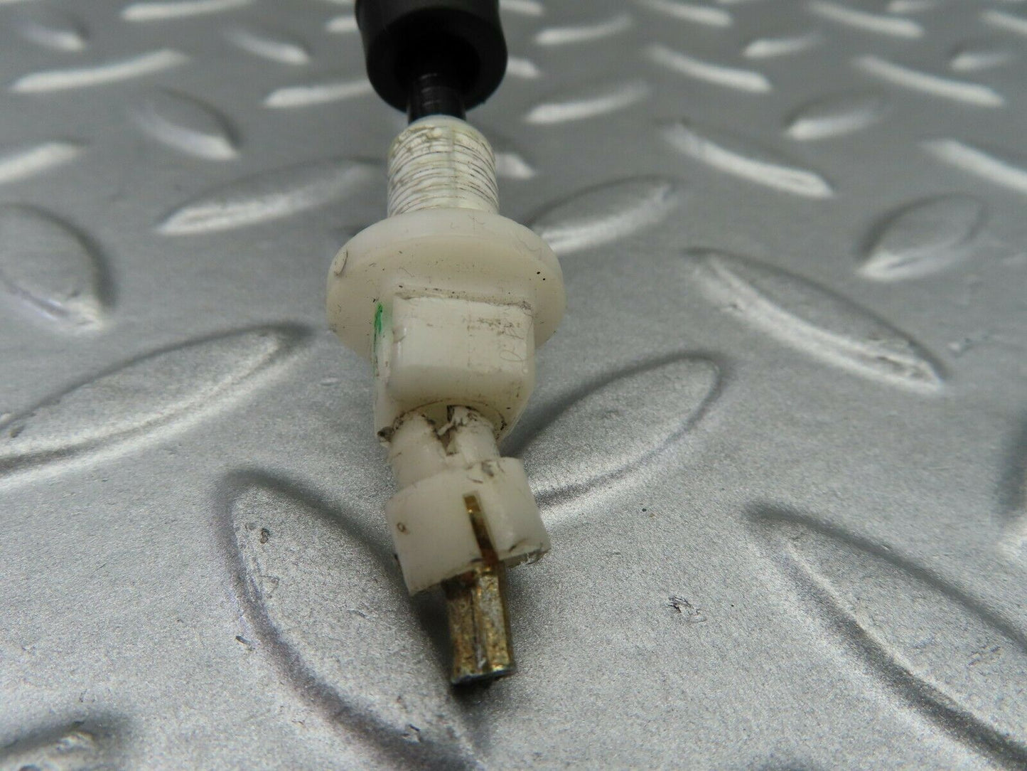 6706 Mercedes-Benz S124 E220 Automatic Gearbox Kickdown Cable 1242600351